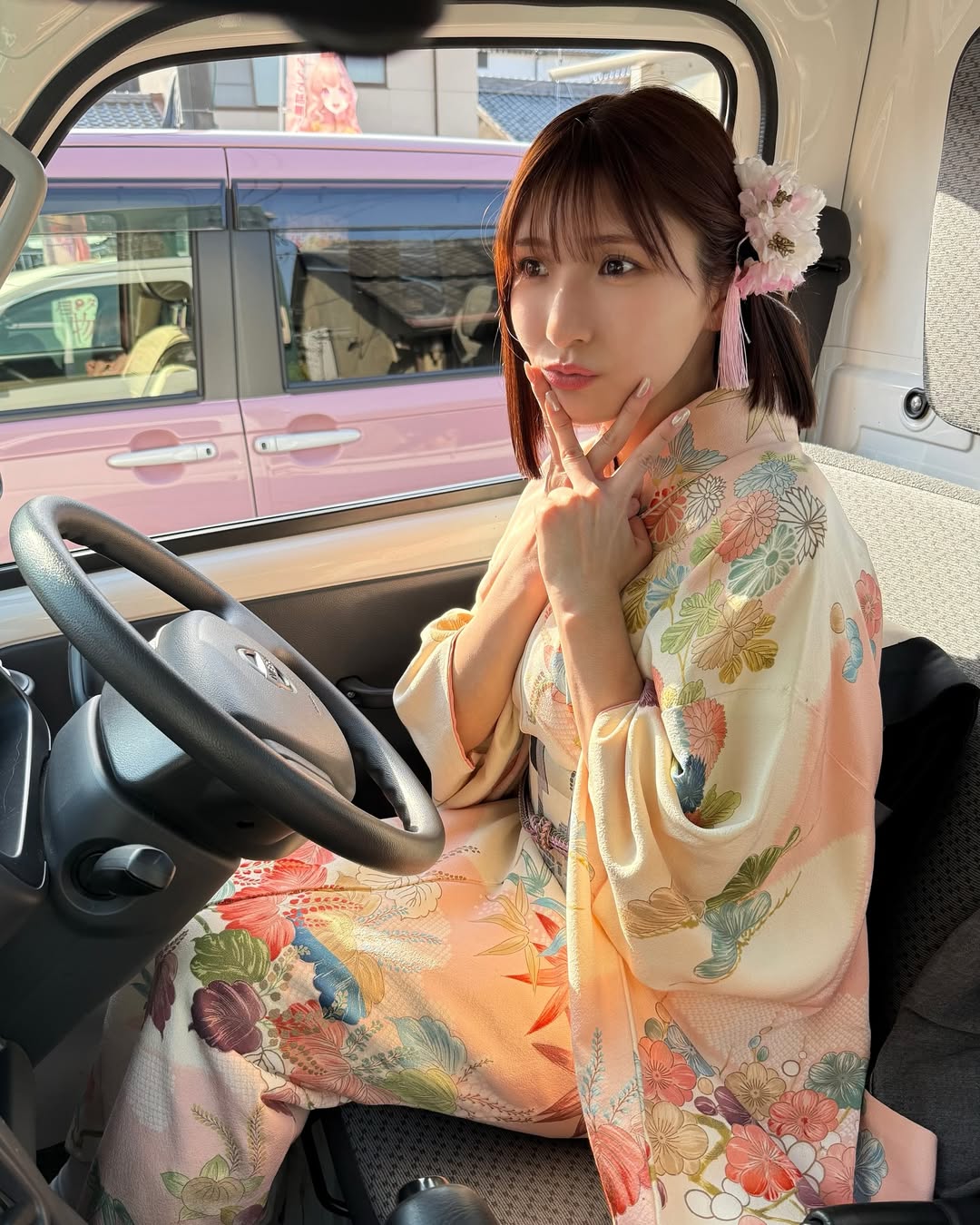 【正妹】三田悠贵和服景区打卡超美，令人产生信赖与好感！