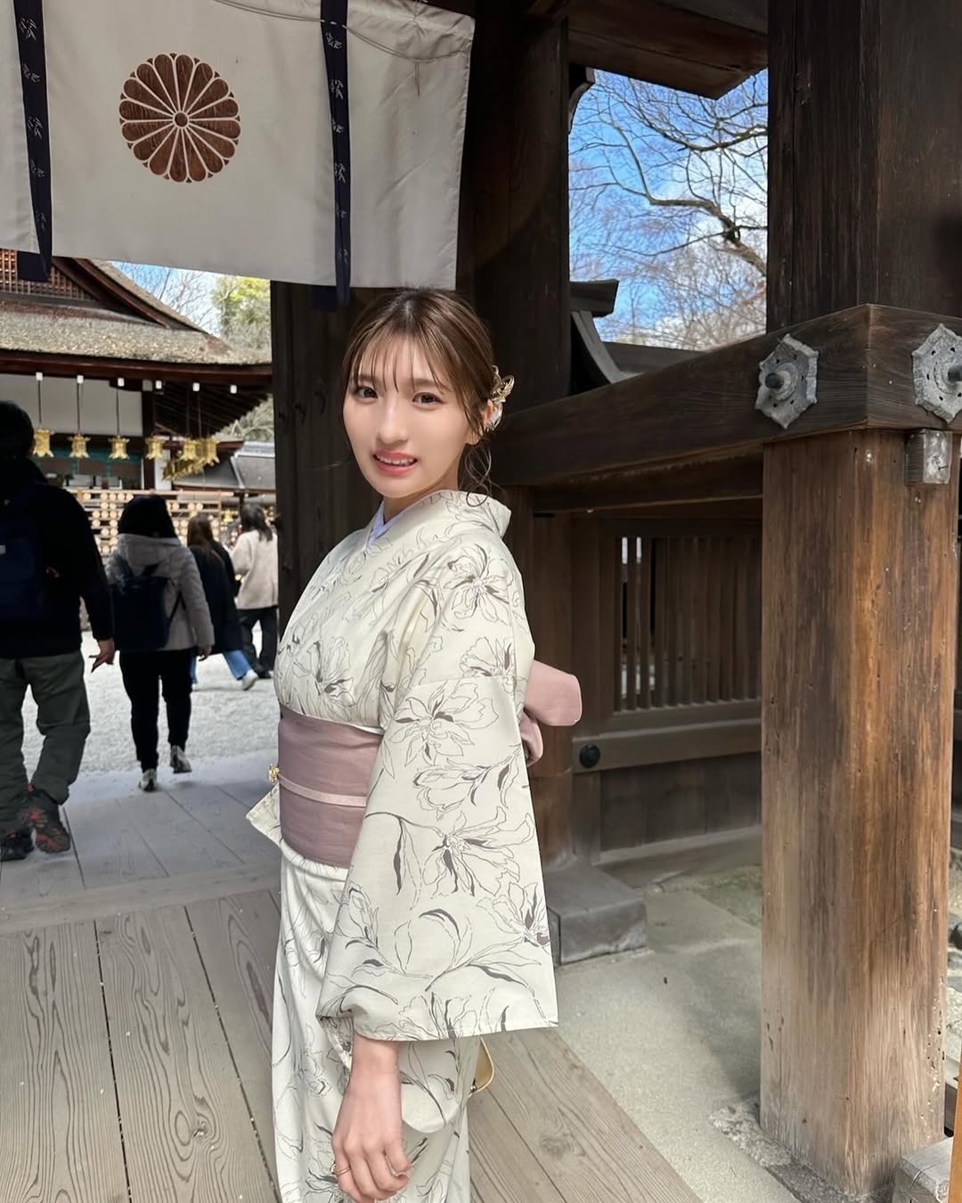 【正妹】三田悠贵和服景区打卡超美，令人产生信赖与好感！