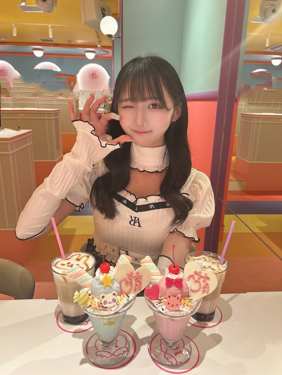 【正妹】本多もか甜品店打卡超可爱，得到大众的认可与喜爱！