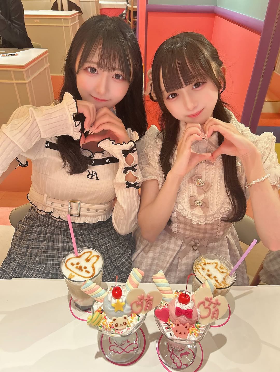 【正妹】本多もか甜品店打卡超可爱，得到大众的认可与喜爱！