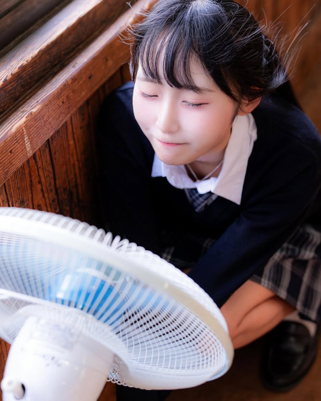 【正妹】本多もかJK制服课堂美照，带你感受本多もか的独特魅力！