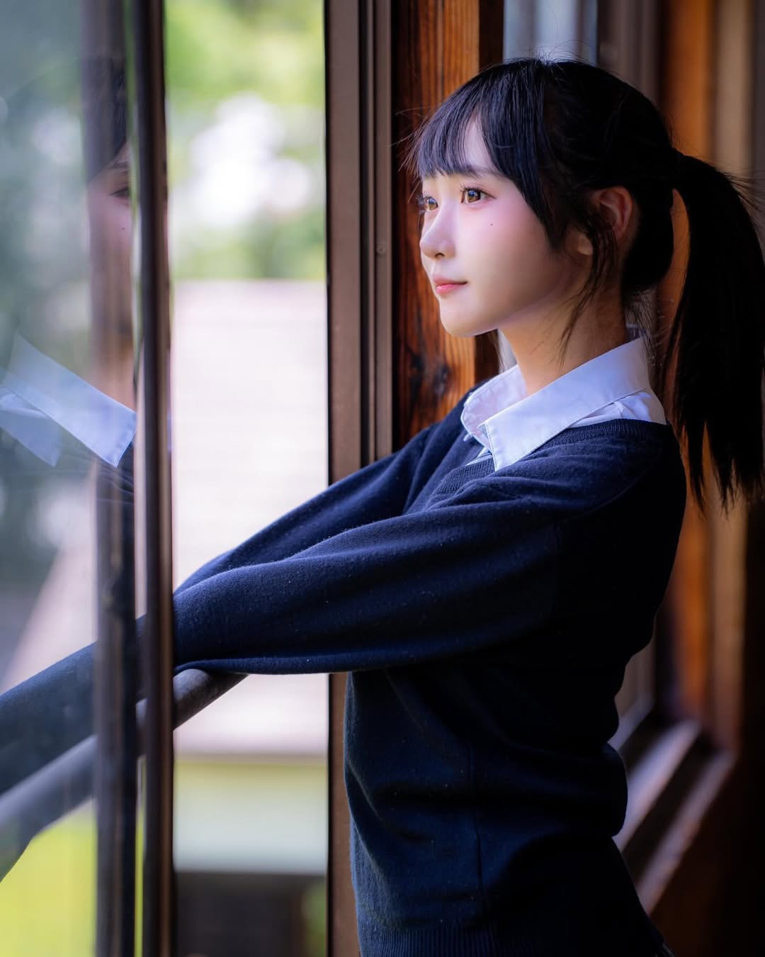 【正妹】本多もかJK制服课堂美照，带你感受本多もか的独特魅力！