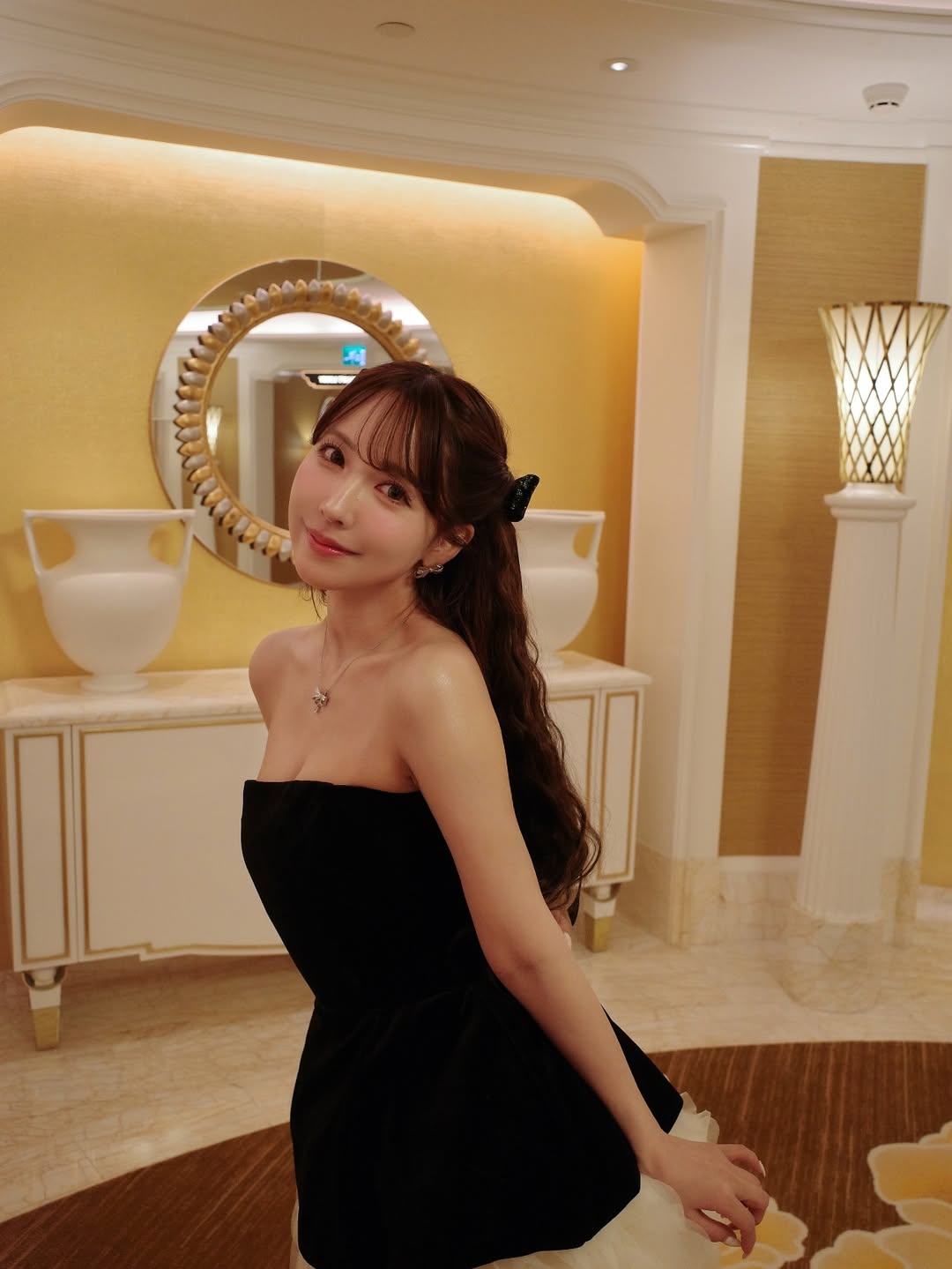 【正妹】三上悠亚自拍美照，惬意与浪漫的画面捕捉！