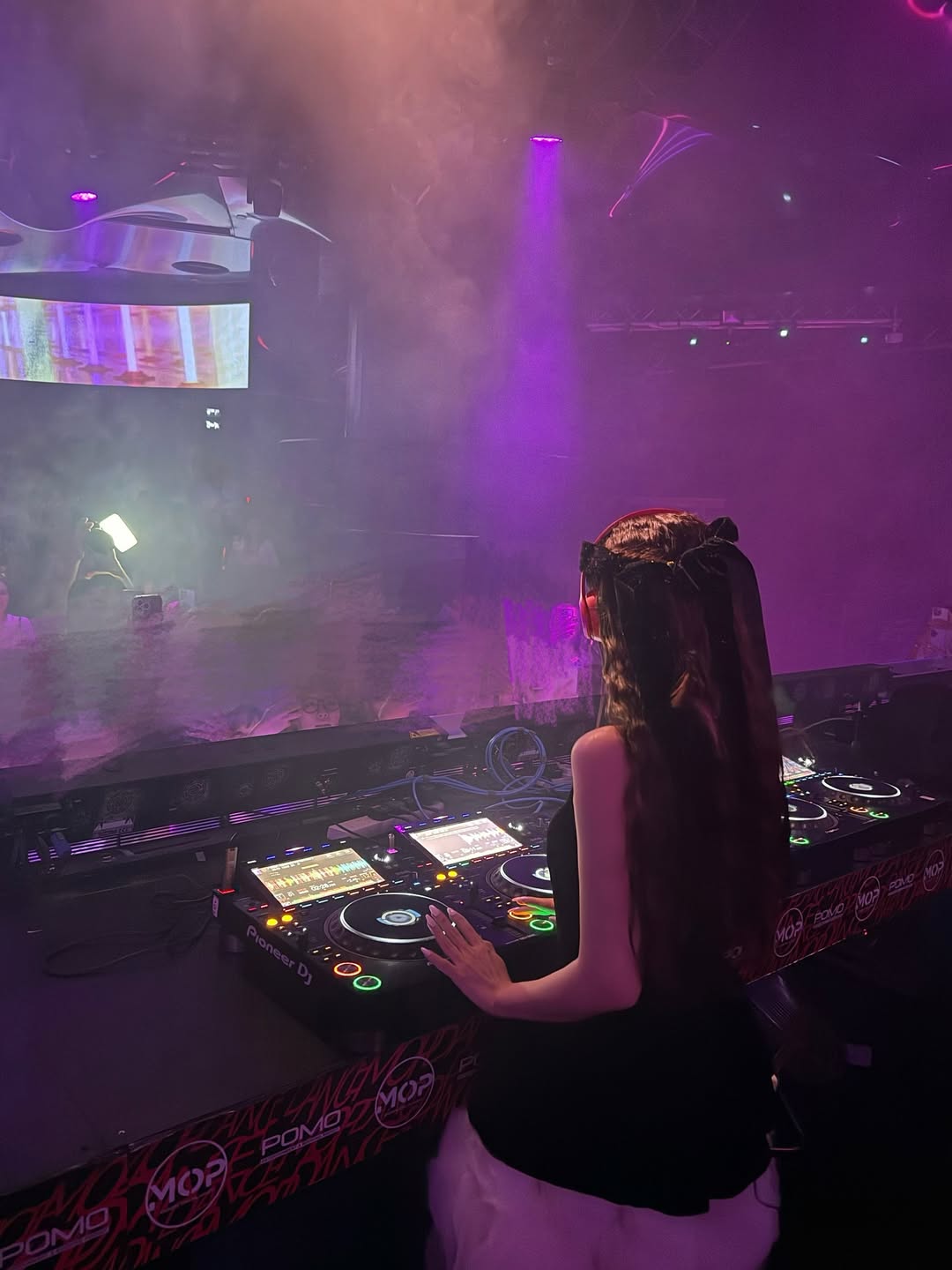 【正妹】三上悠亚自拍美照，惬意与浪漫的画面捕捉！