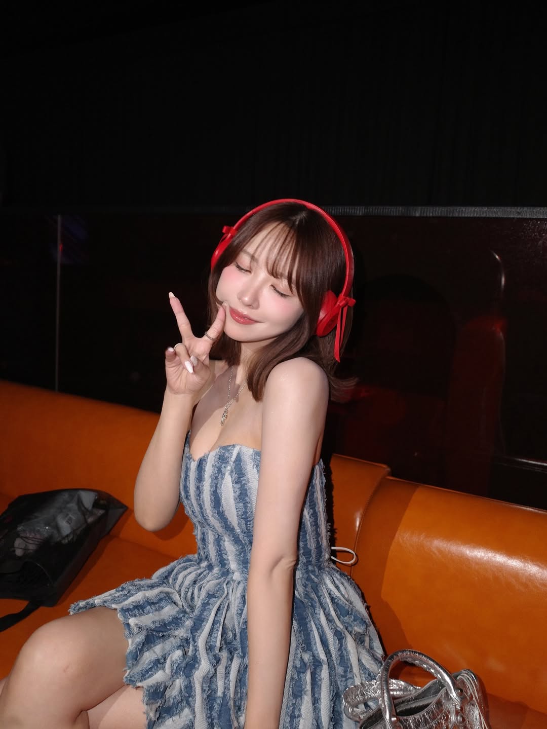 【正妹】三上悠亚酒吧女DJ，逆光营造出梦幻的暧昧感！