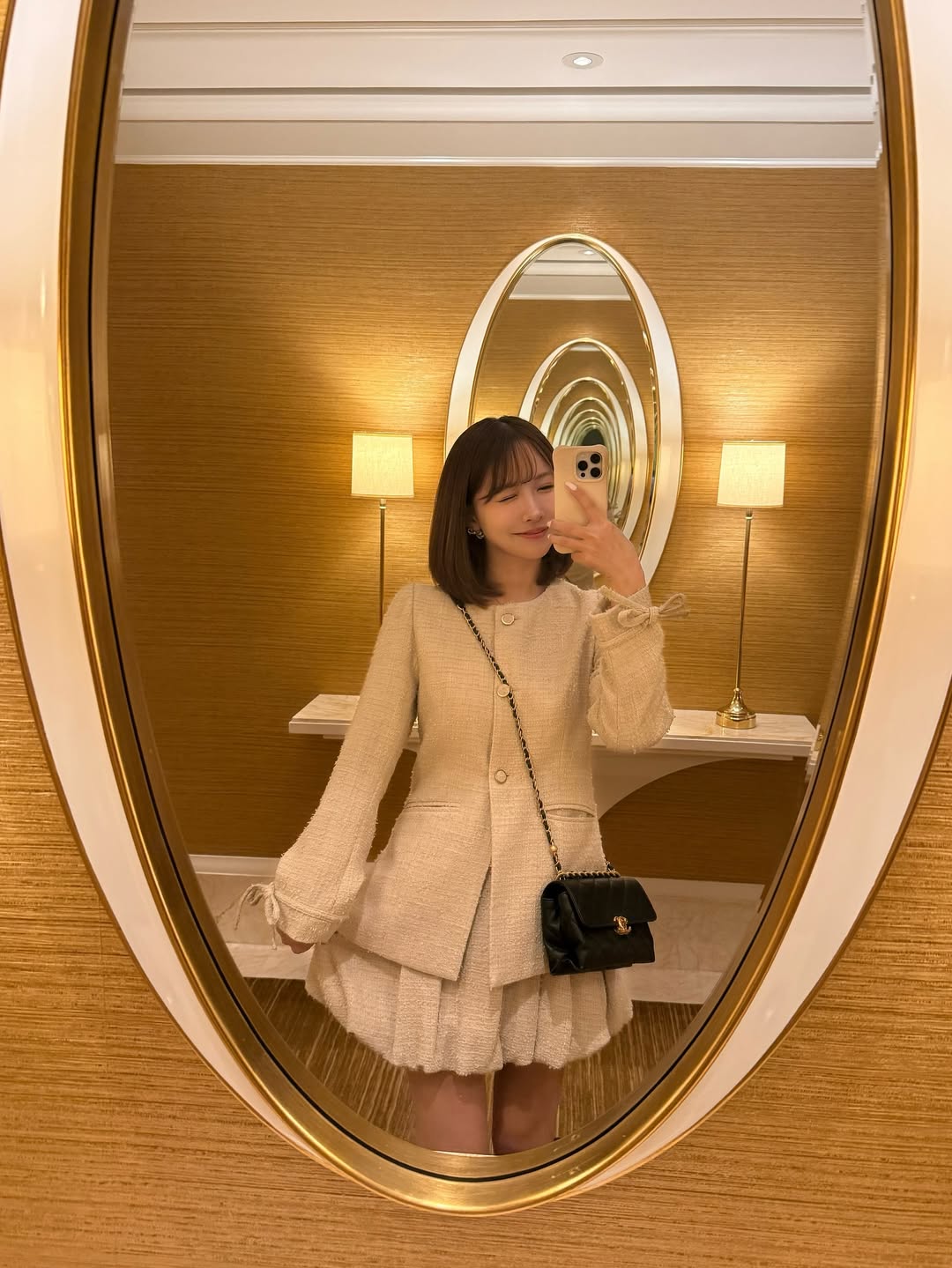 【正妹】三上悠亚澳门自拍美照，一举一动都充满浪漫感！