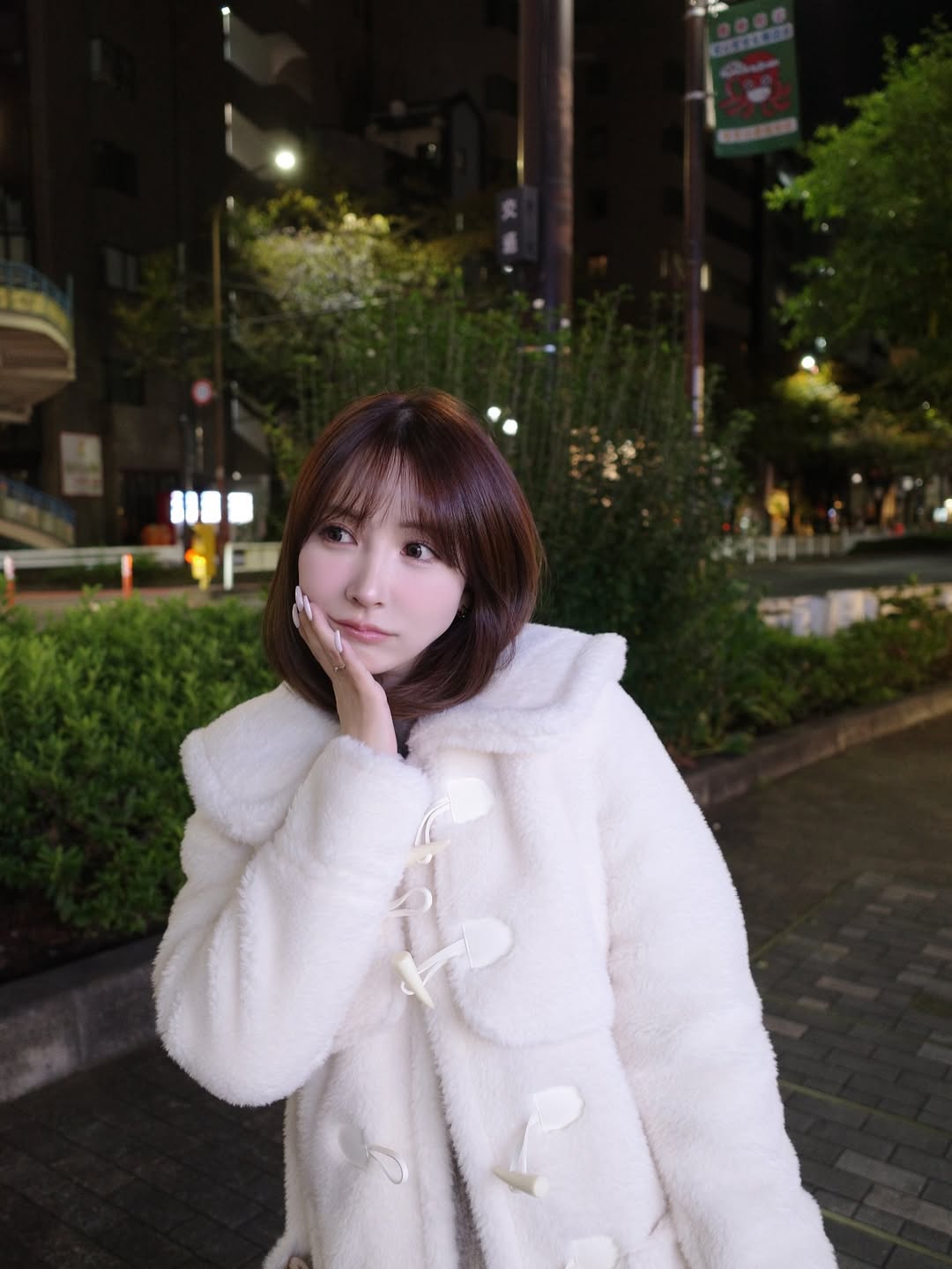 【正妹】三上悠亚冬季毛绒外衣美照，白色可以是冬天的小仙女！