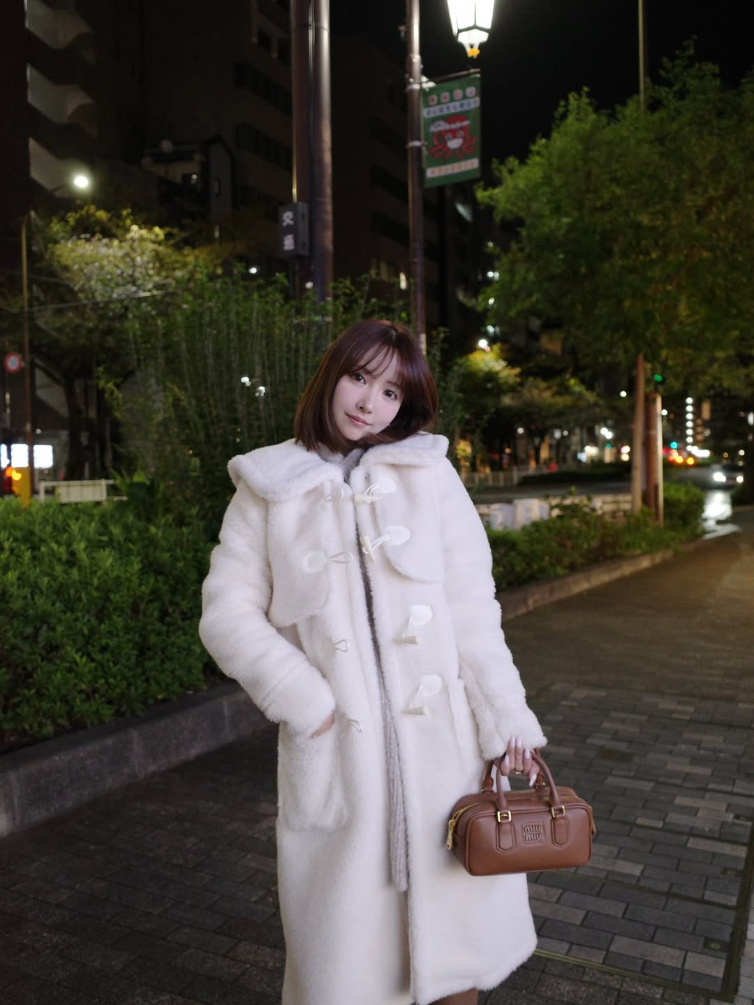 【正妹】三上悠亚冬季毛绒外衣美照，白色可以是冬天的小仙女！