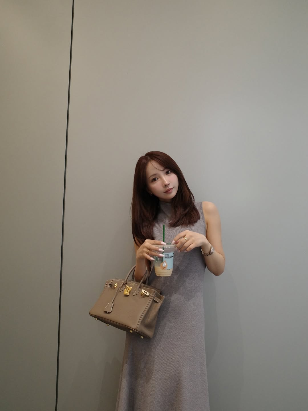 【正妹】三上悠亚针织裙子大姐姐好美，非常适合假日晚餐和更多！