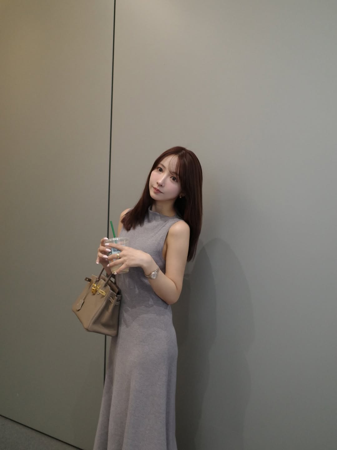 【正妹】三上悠亚针织裙子大姐姐好美，非常适合假日晚餐和更多！