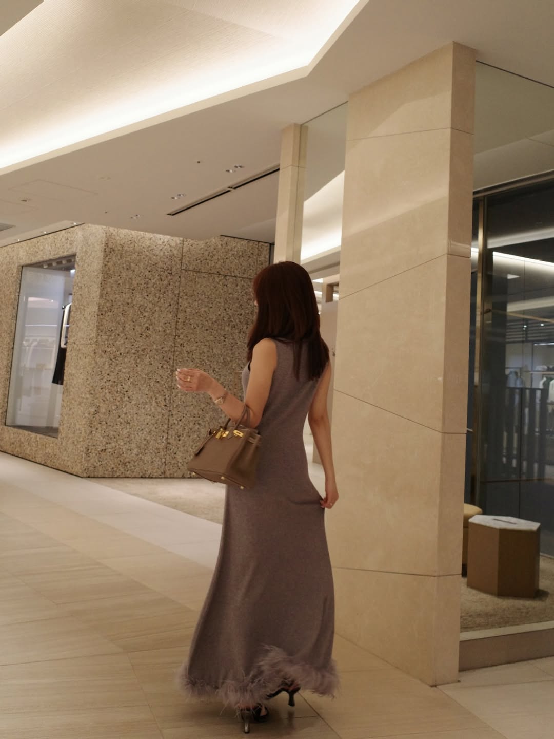 【正妹】三上悠亚针织裙子大姐姐好美，非常适合假日晚餐和更多！