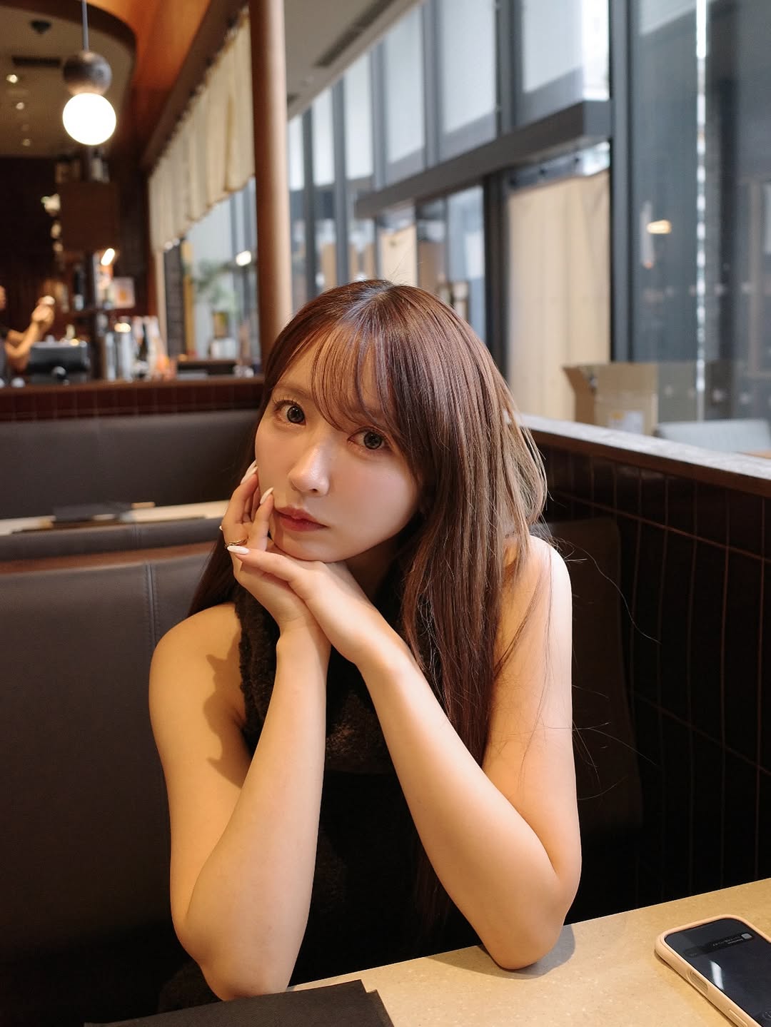 【正妹】三上悠亚打卡餐厅品尝美味，关于气质美感的温柔宣言！