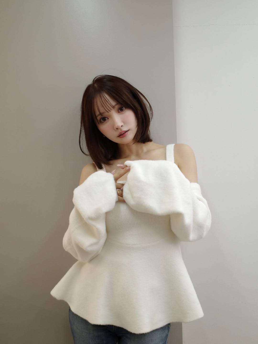 【正妹】三上悠亚自拍超美照片，多了一份清新有趣的生活感！