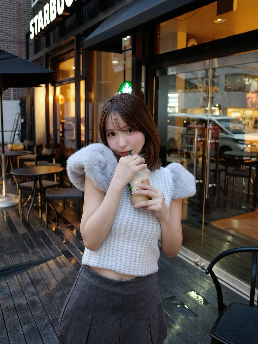 【正妹】三上悠亚星巴克喝咖啡美照，自信反而更能打动人心！