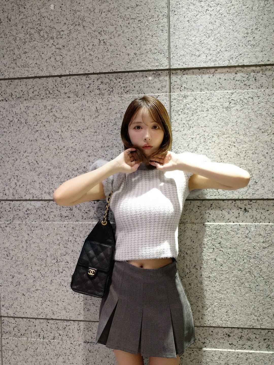 【正妹】三上悠亚星巴克喝咖啡美照，自信反而更能打动人心！