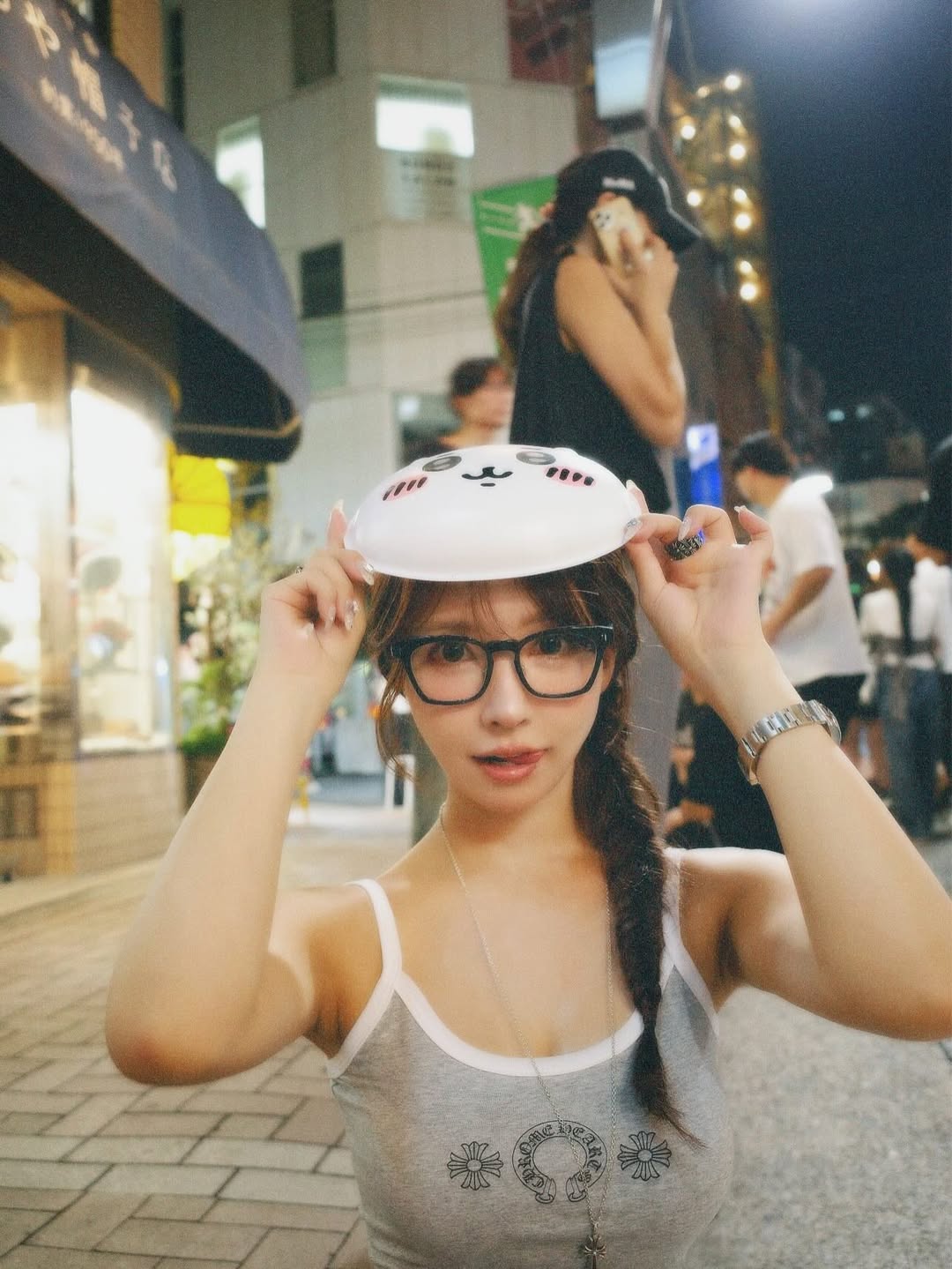 【正妹】三上悠亚夜市分享美食，不只简单的“吃播”或食物展示！