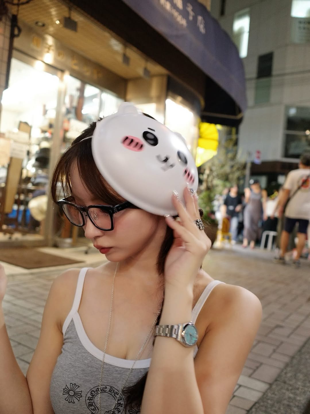 【正妹】三上悠亚夜市分享美食，不只简单的“吃播”或食物展示！