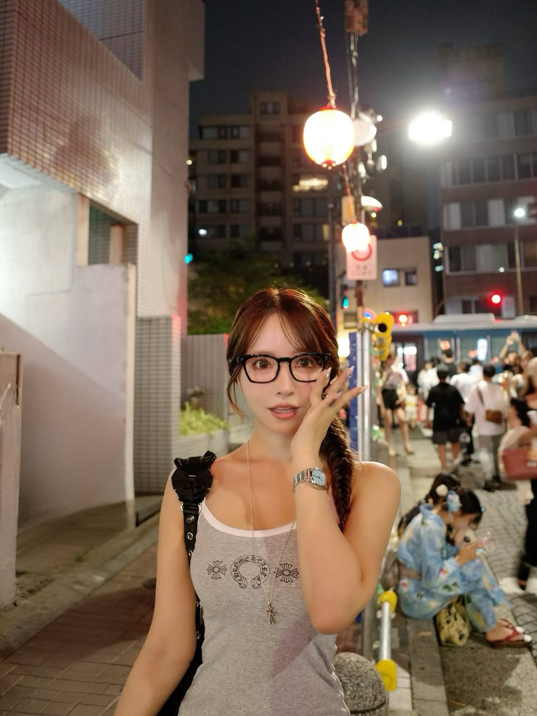 【正妹】三上悠亚夜市分享美食，不只简单的“吃播”或食物展示！