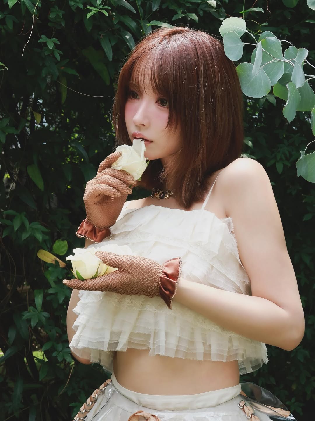 【正妹】三上悠亚花丛中写真，具有强烈的朦胧美感！