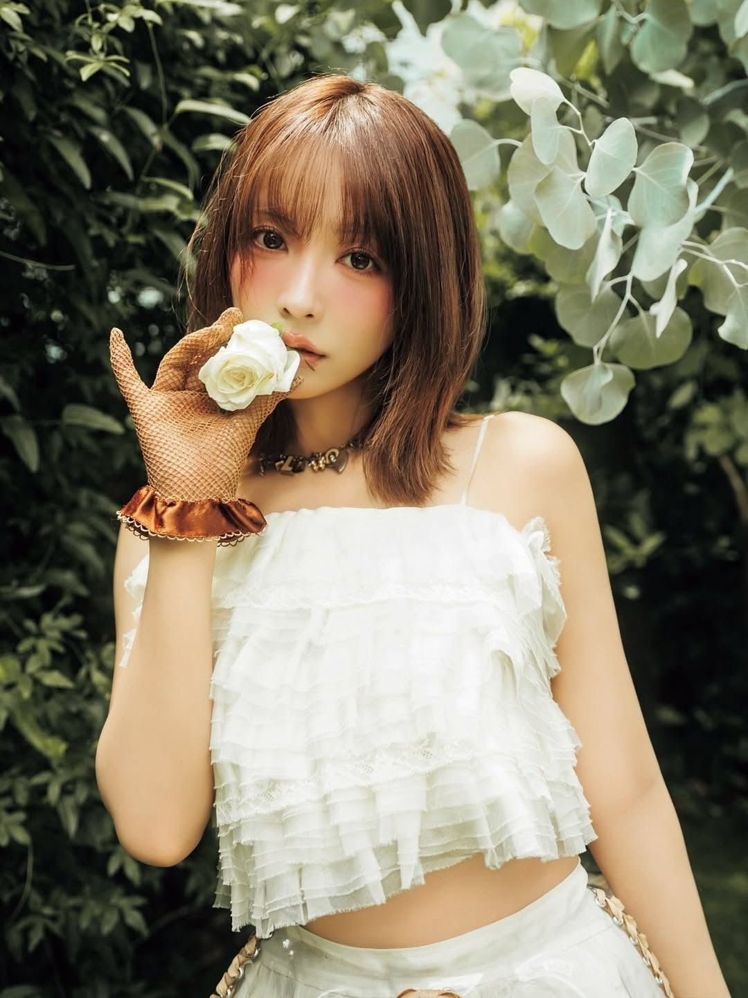 【正妹】三上悠亚花丛中写真，具有强烈的朦胧美感！