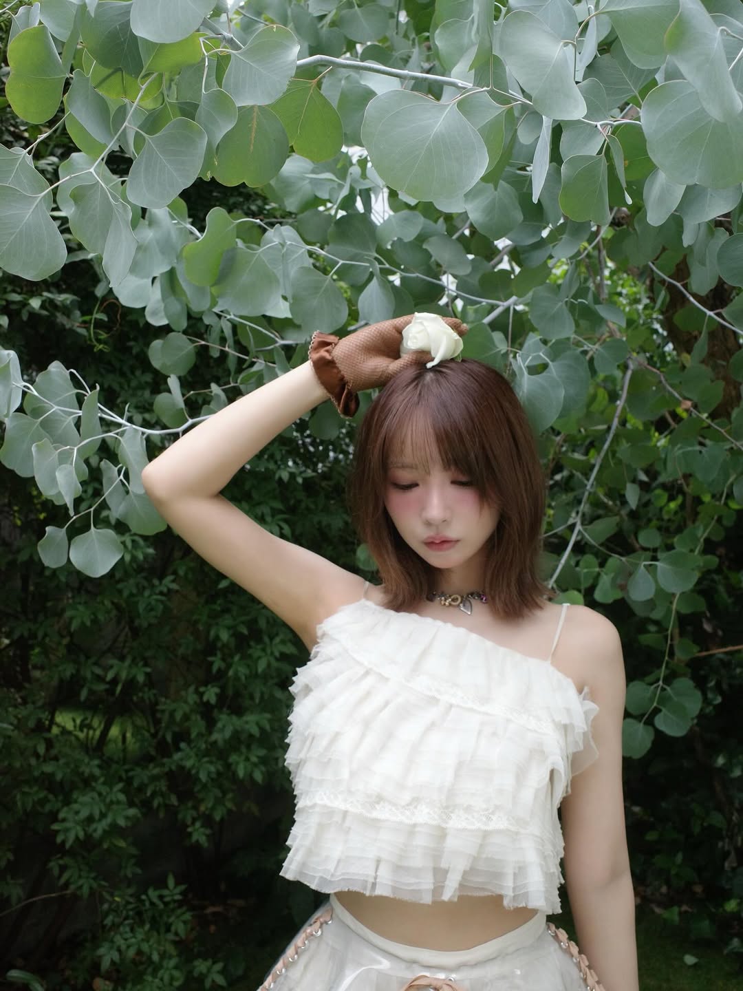 【正妹】三上悠亚花丛中写真，具有强烈的朦胧美感！