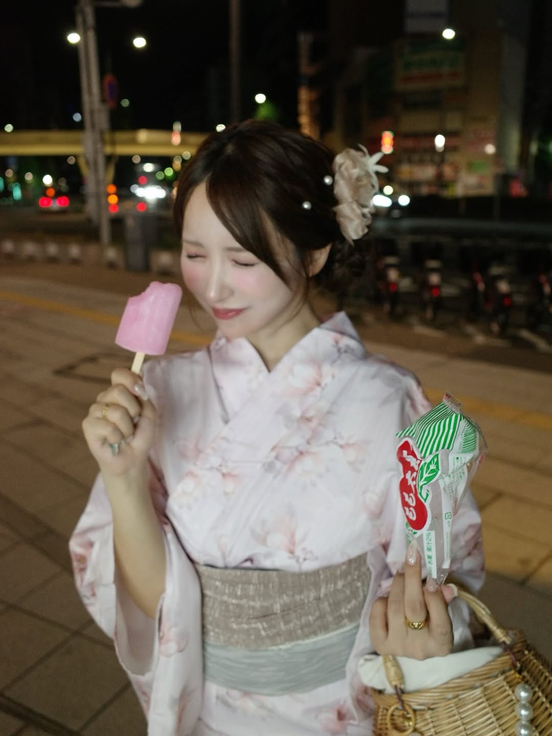 【正妹】三上悠亚和服夜晚美景美照，静静照亮周围的气氛！