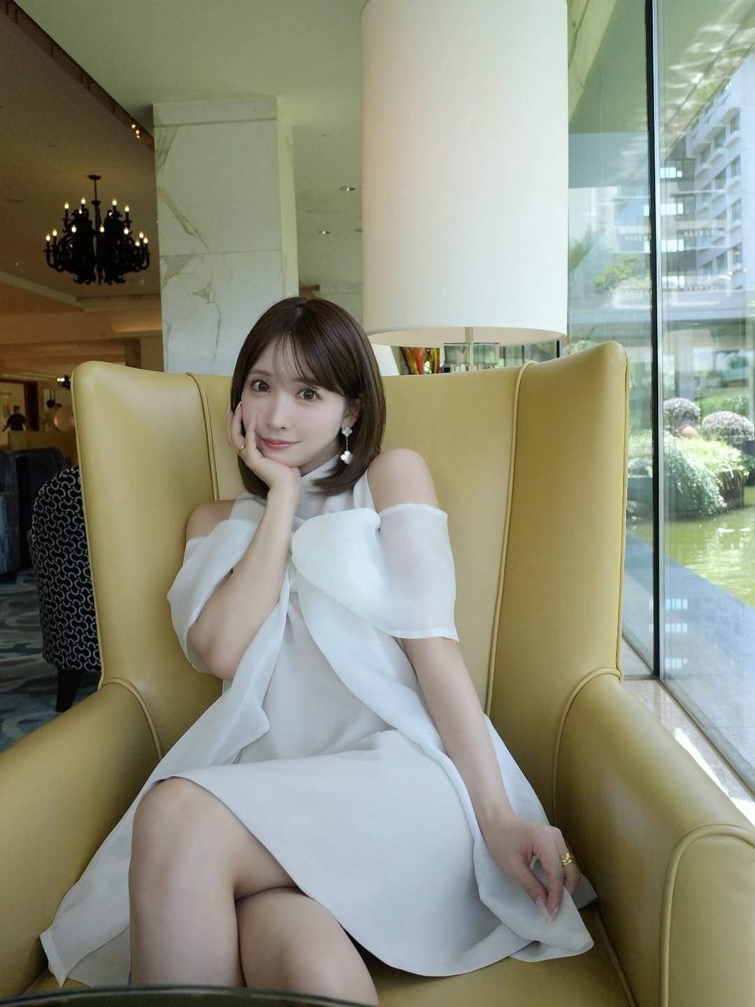 【正妹】三上悠亚蝴蝶结丝带洋装美照，甜美又不失成熟的气质！