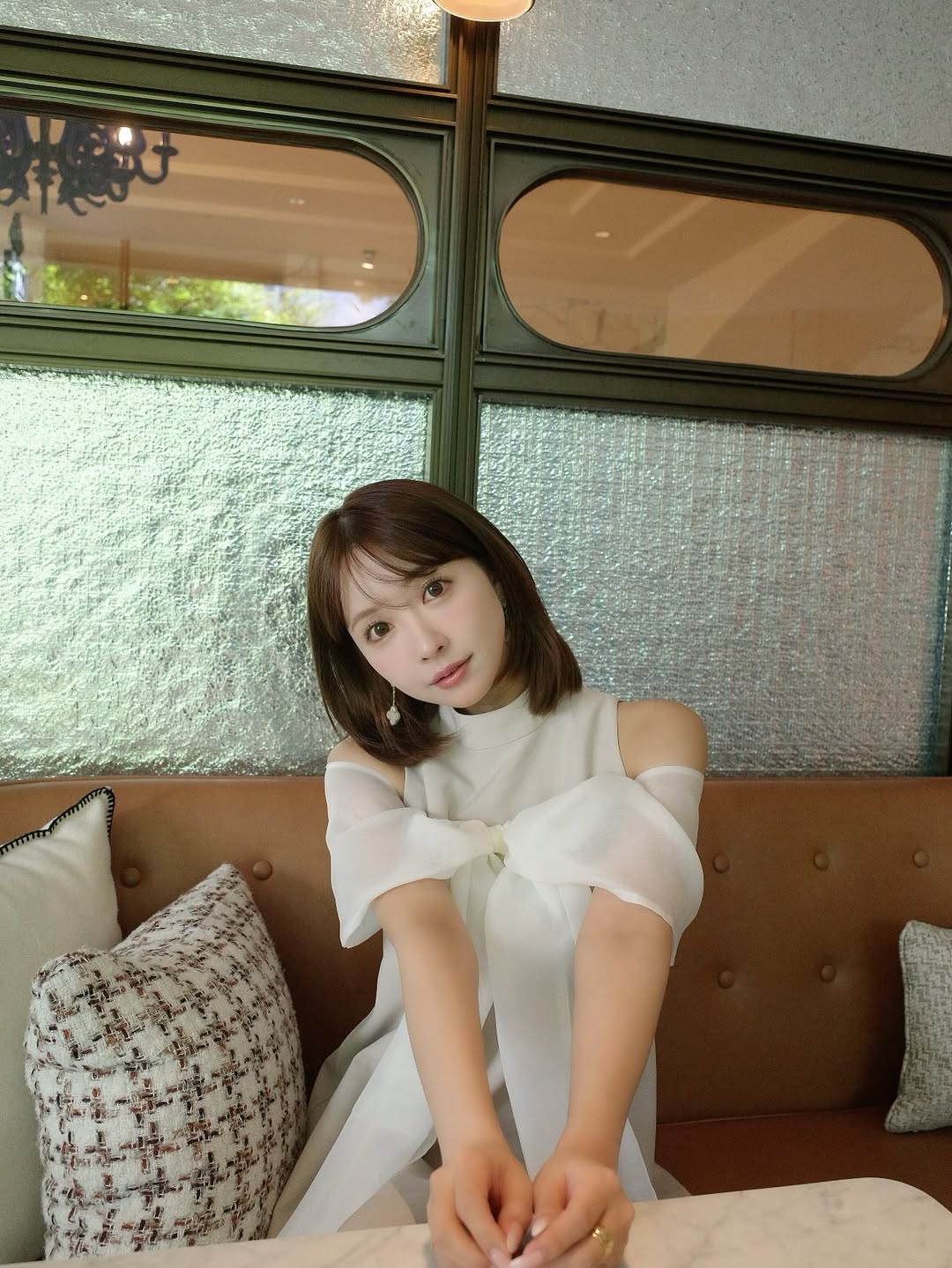 【正妹】三上悠亚蝴蝶结丝带洋装美照，甜美又不失成熟的气质！