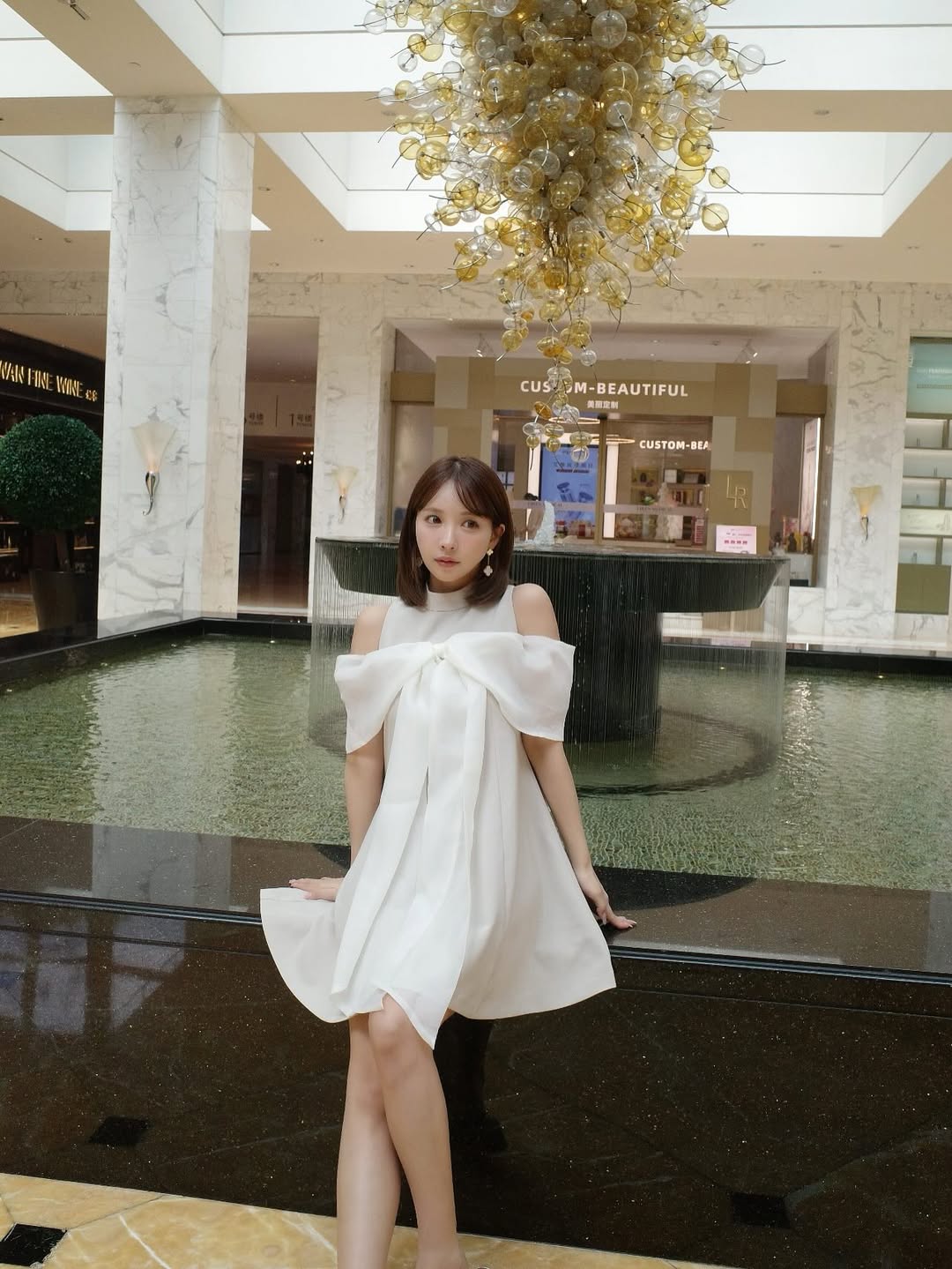 【正妹】三上悠亚蝴蝶结丝带洋装美照，甜美又不失成熟的气质！