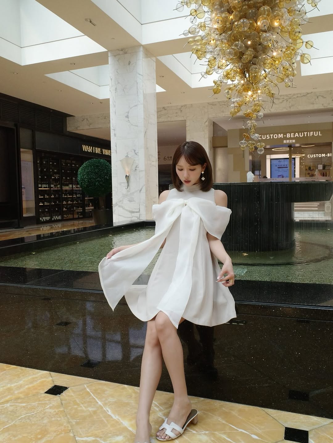 【正妹】三上悠亚蝴蝶结丝带洋装美照，甜美又不失成熟的气质！