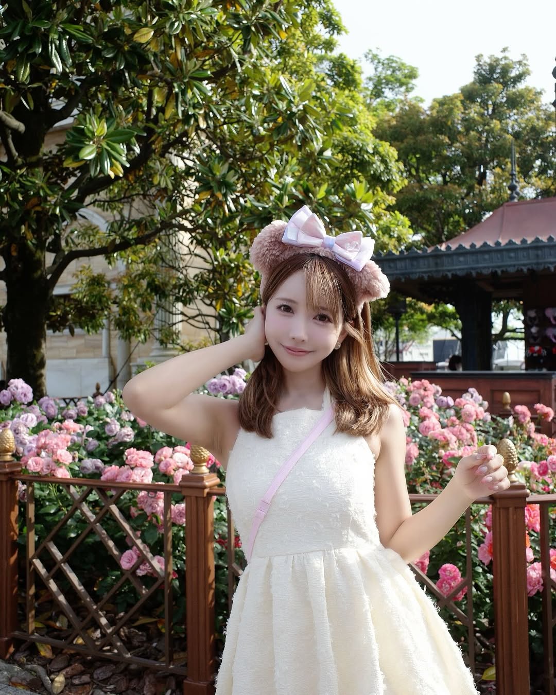 【正妹】三上悠亚东京迪士尼打卡美照，让人驻足观望的温暖气场！