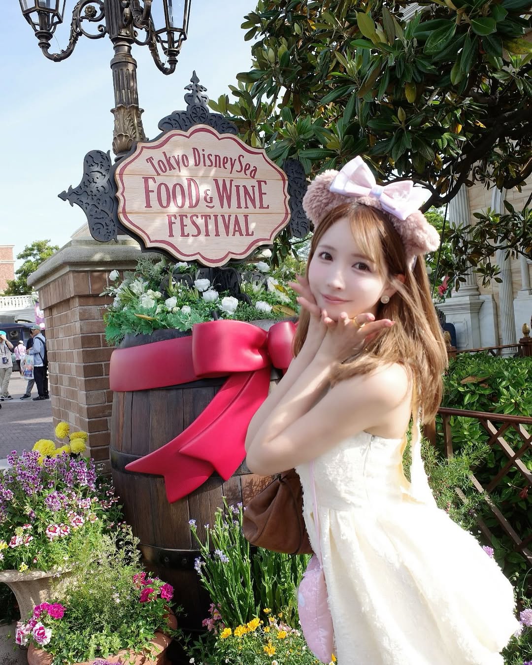 【正妹】三上悠亚东京迪士尼打卡美照，让人驻足观望的温暖气场！