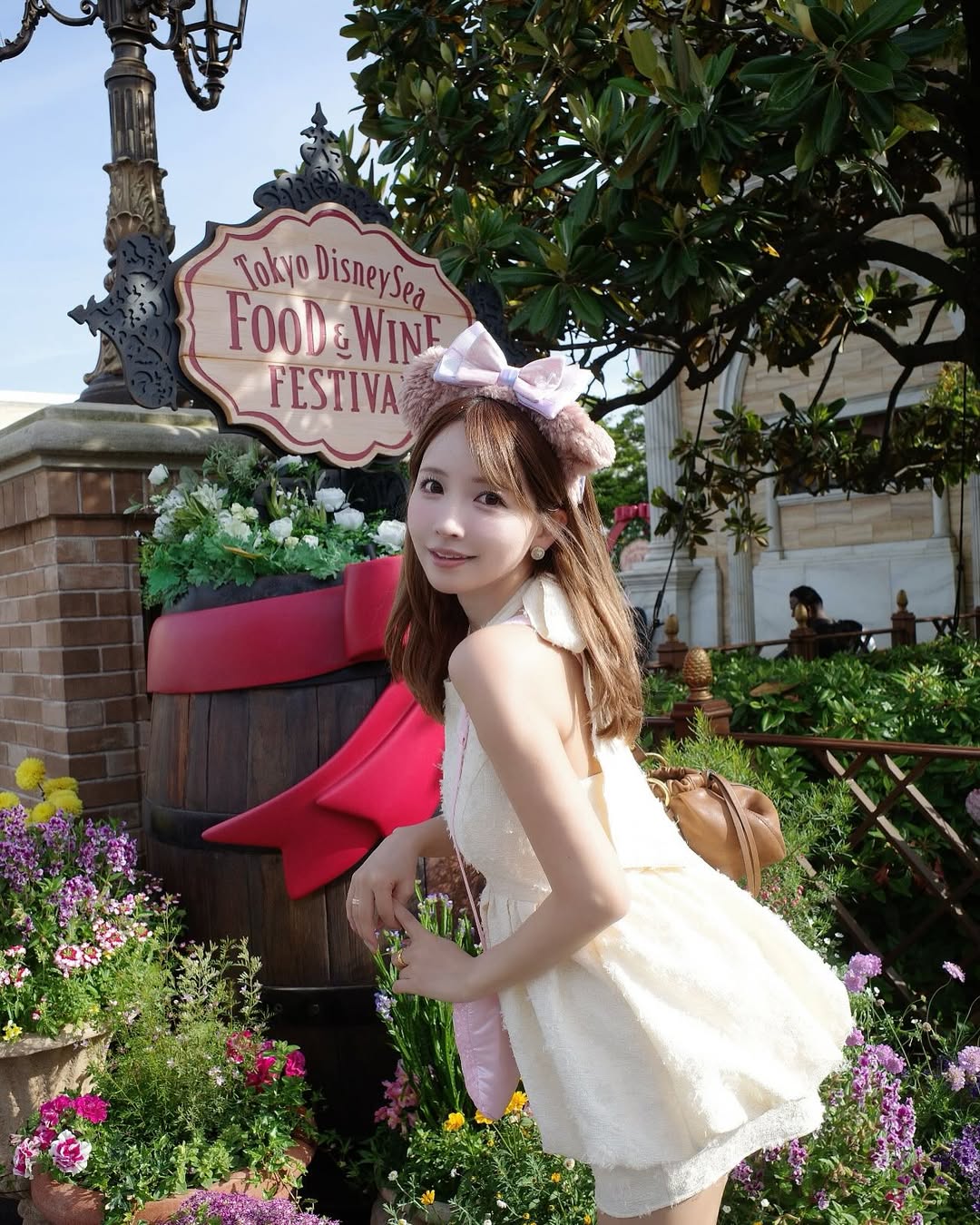 【正妹】三上悠亚东京迪士尼打卡美照，让人驻足观望的温暖气场！