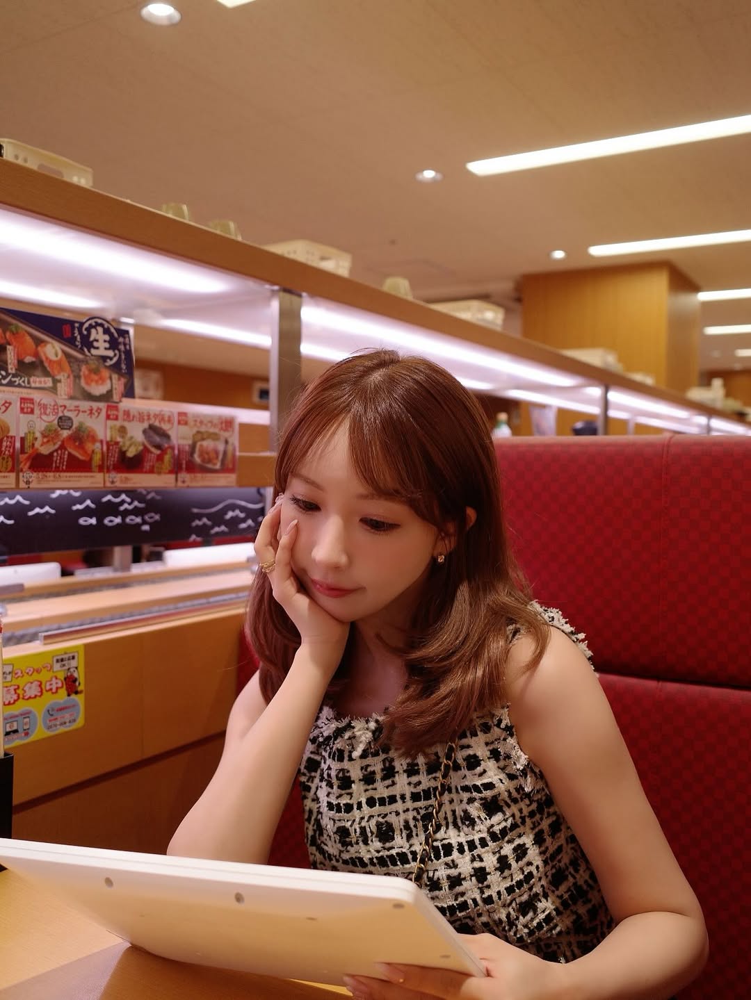 【正妹】三上悠亚日料寿司店品美食照，大家最喜欢的故事是什么?