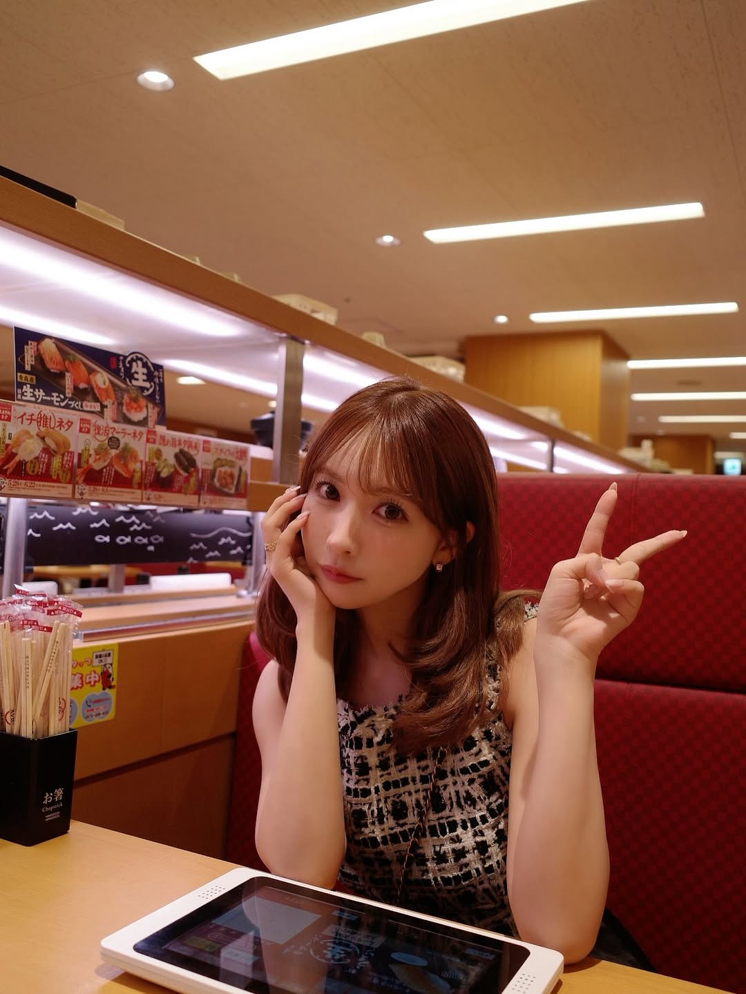 【正妹】三上悠亚日料寿司店品美食照，大家最喜欢的故事是什么?