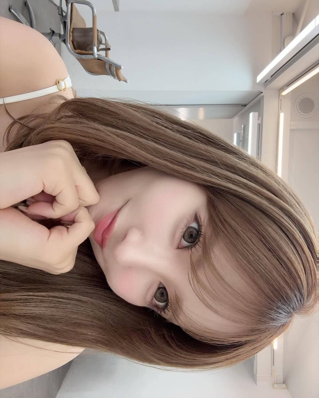 【正妹】三上悠亚化妆台前的一缕光，点亮每一个观者的心情！