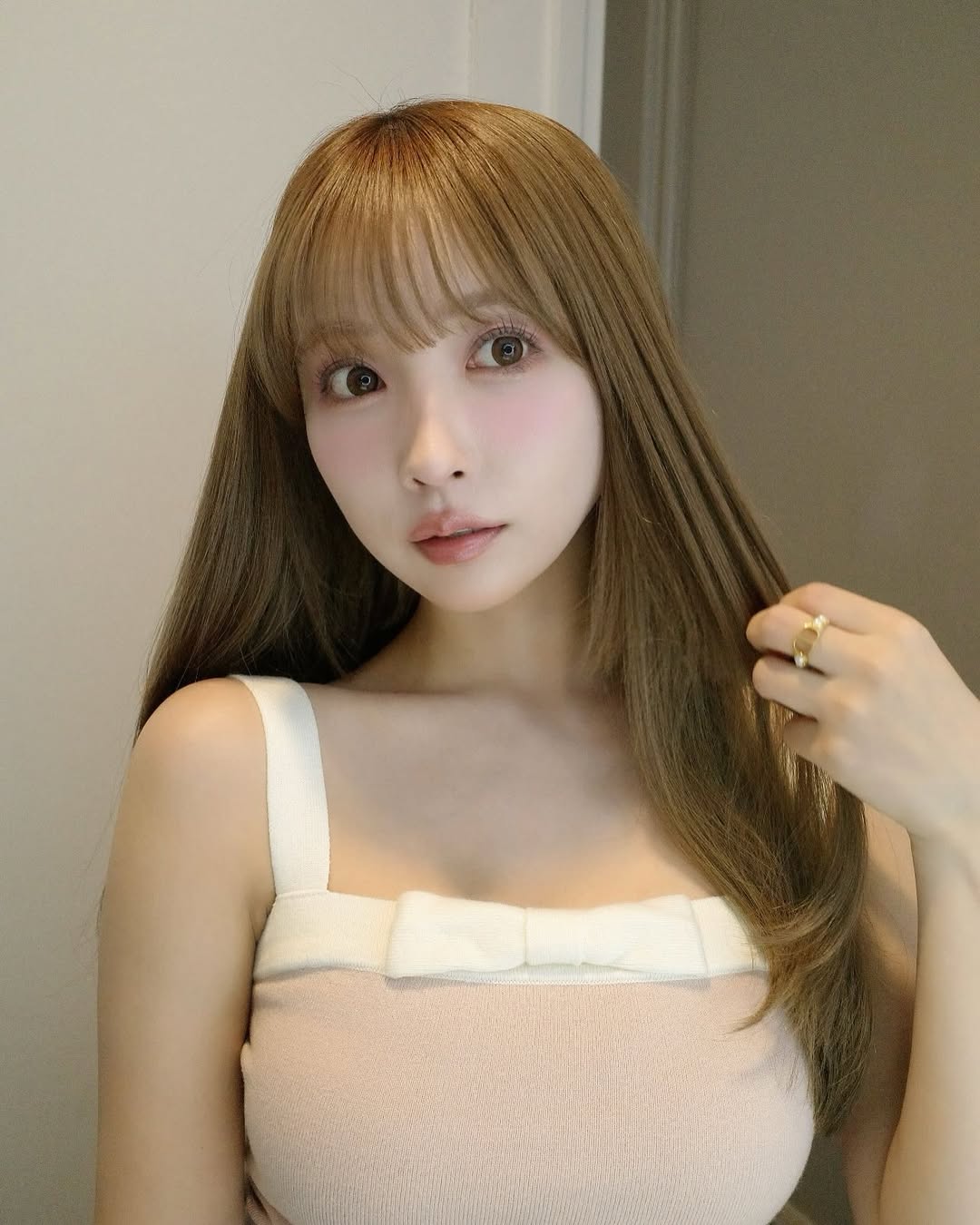 【正妹】三上悠亚化妆台前的一缕光，点亮每一个观者的心情！