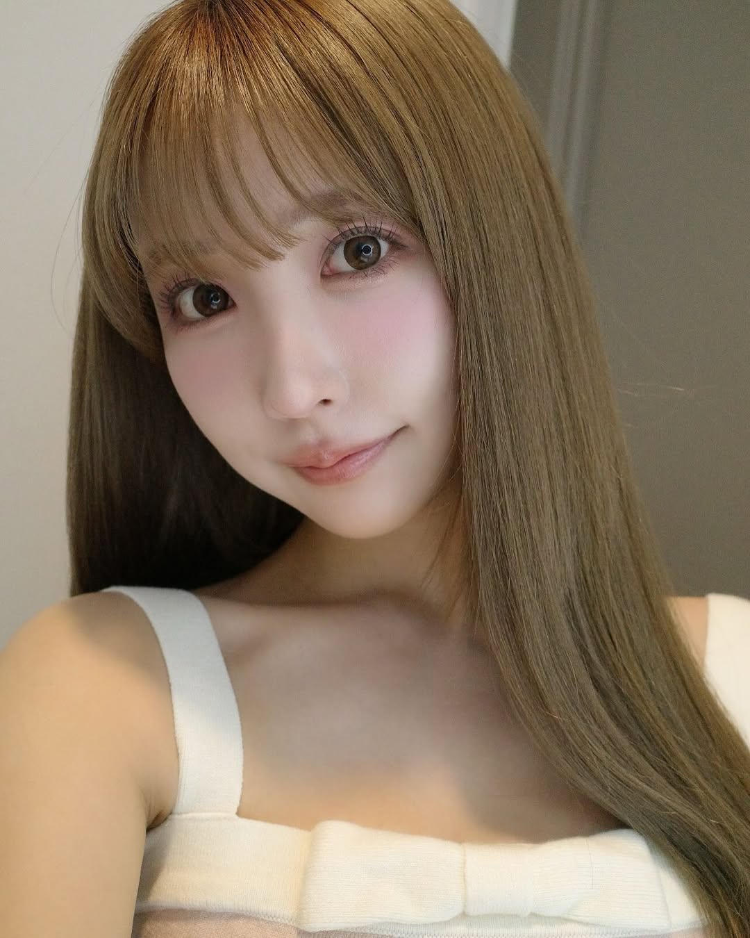 【正妹】三上悠亚化妆台前的一缕光，点亮每一个观者的心情！