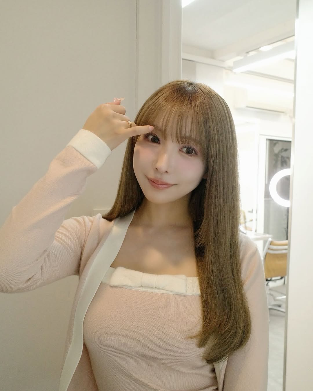 【正妹】三上悠亚化妆台前的一缕光，点亮每一个观者的心情！