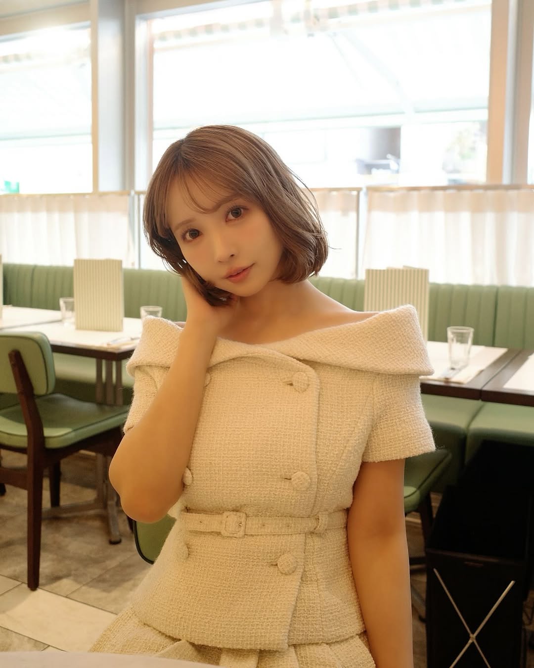 【正妹】三上悠亚午后咖啡店美照，美如同春日午后的微风！