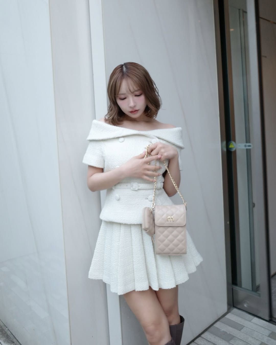 【正妹】三上悠亚午后咖啡店美照，美如同春日午后的微风！