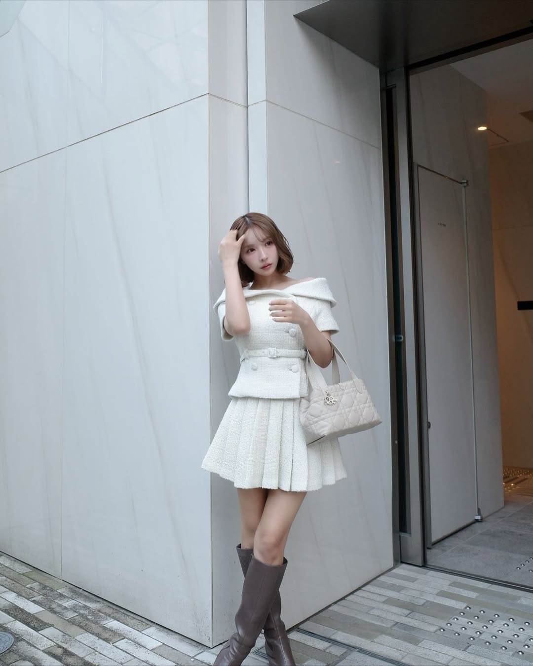 【正妹】三上悠亚午后咖啡店美照，美如同春日午后的微风！