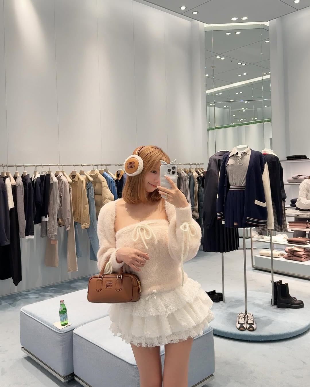 【正妹】三上悠亚商场服装店拍美照，一袭简洁的清新装扮！