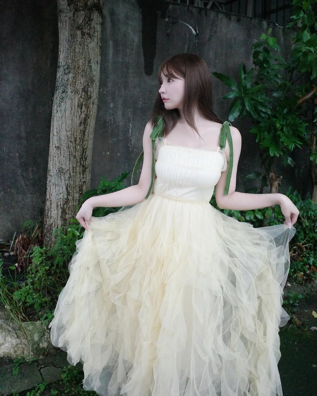 【正妹】三上悠亚吊带纱裙街拍美照，美好记忆的一部分！