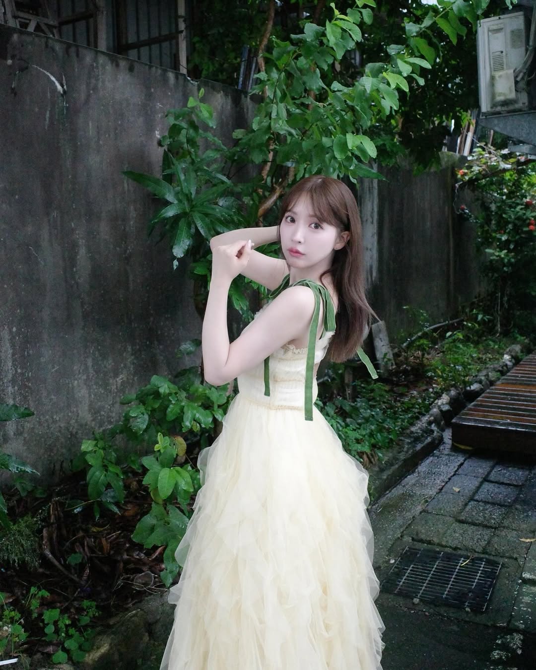 【正妹】三上悠亚吊带纱裙街拍美照，美好记忆的一部分！