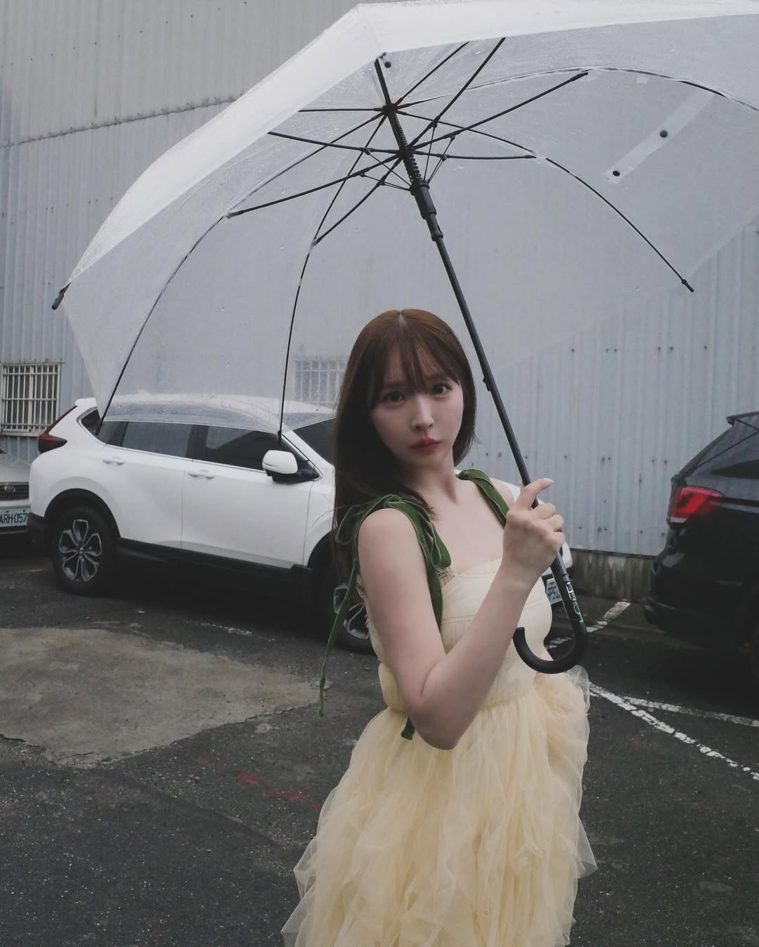 【正妹】三上悠亚吊带纱裙街拍美照，美好记忆的一部分！