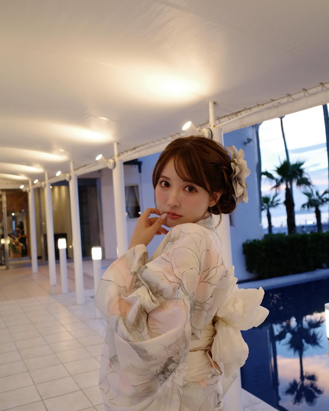 【正妹】三上悠亚夜晚和服美照,美丽的夜晚吃饭看烟火!