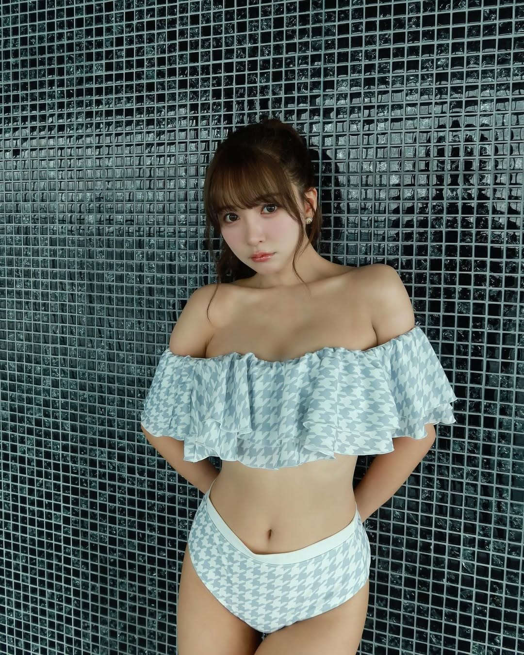 【正妹】三上悠亚的泳装泳池美照，美好凝结在那一瞬间！