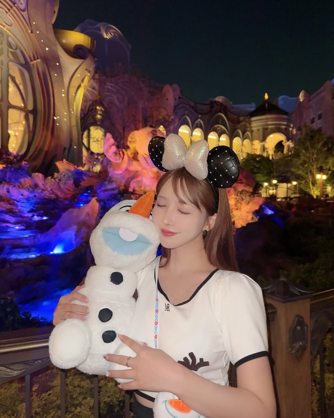 【正妹】三上悠亚夜景迪士尼美照，一剂温柔的情绪安抚！