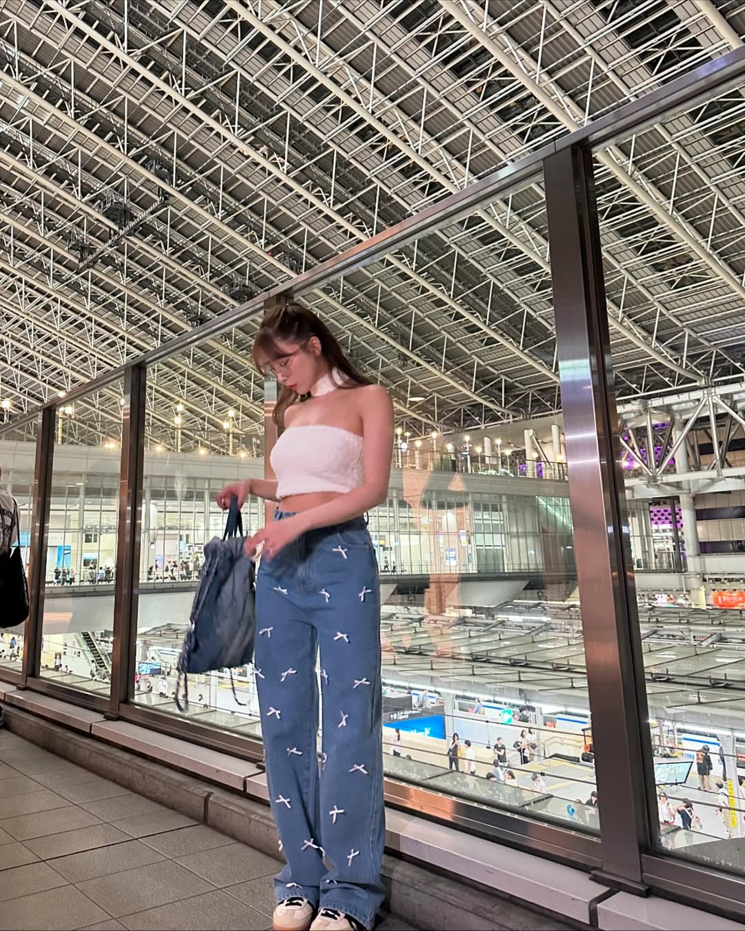 【正妹】三上悠亚机场侯机美照，成熟后特有的安定感！